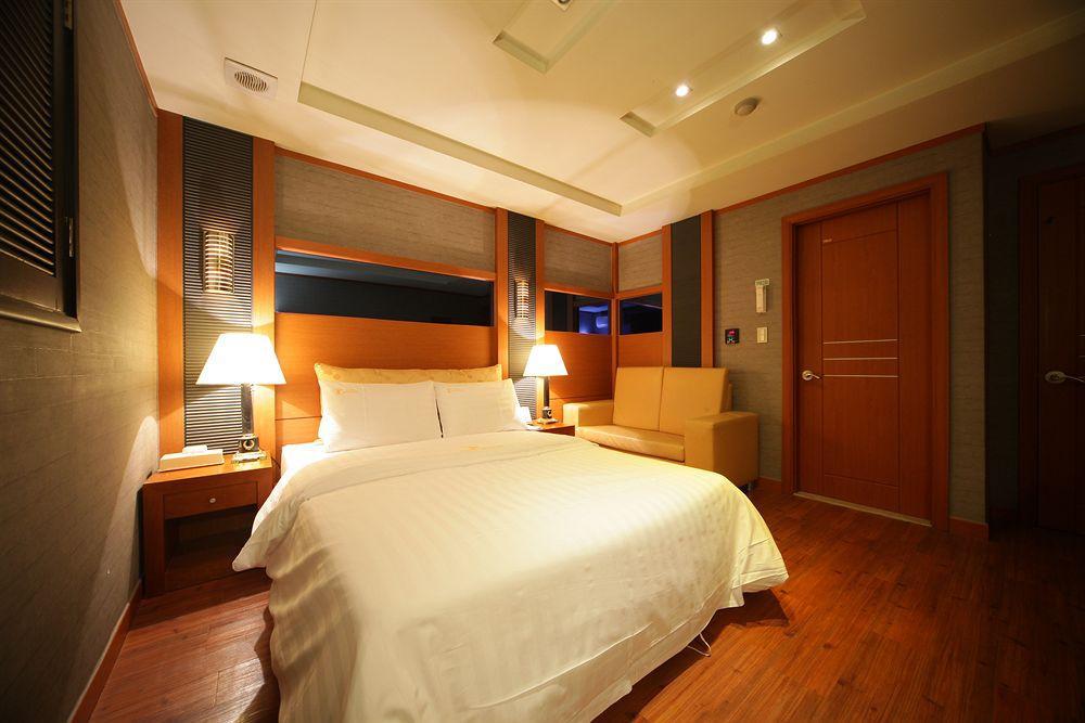 Hotel Noblesse, Yeoksam โซล ภายนอก รูปภาพ