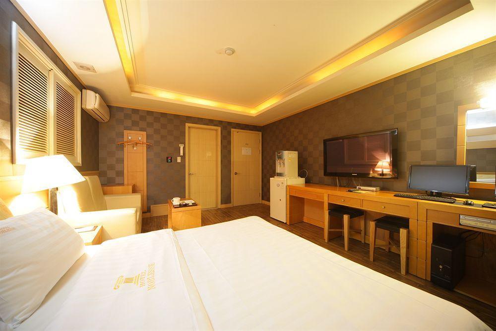 Hotel Noblesse, Yeoksam โซล ภายนอก รูปภาพ