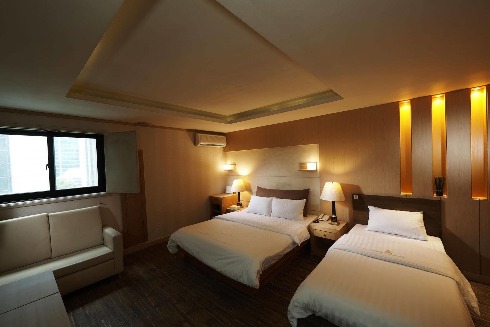 Hotel Noblesse, Yeoksam โซล ภายนอก รูปภาพ