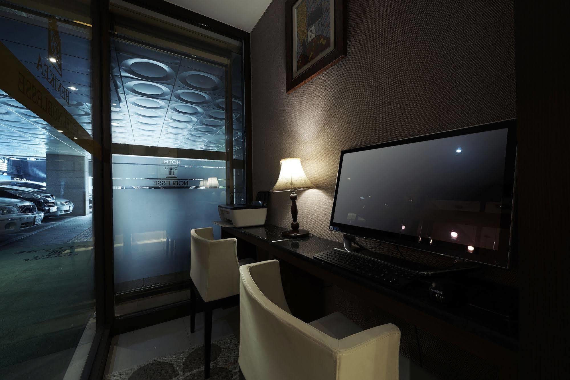Hotel Noblesse, Yeoksam โซล ภายนอก รูปภาพ