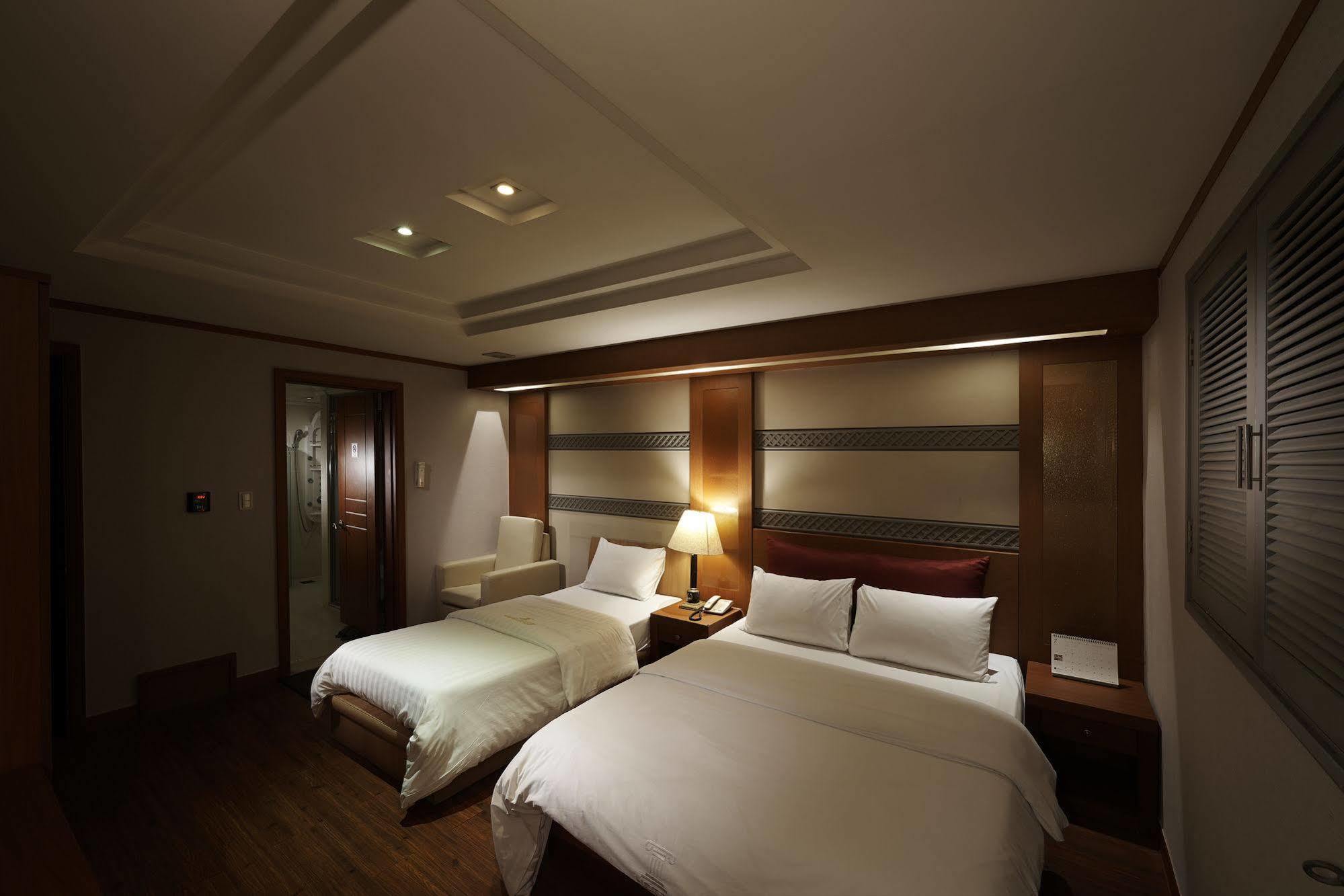 Hotel Noblesse, Yeoksam โซล ภายนอก รูปภาพ