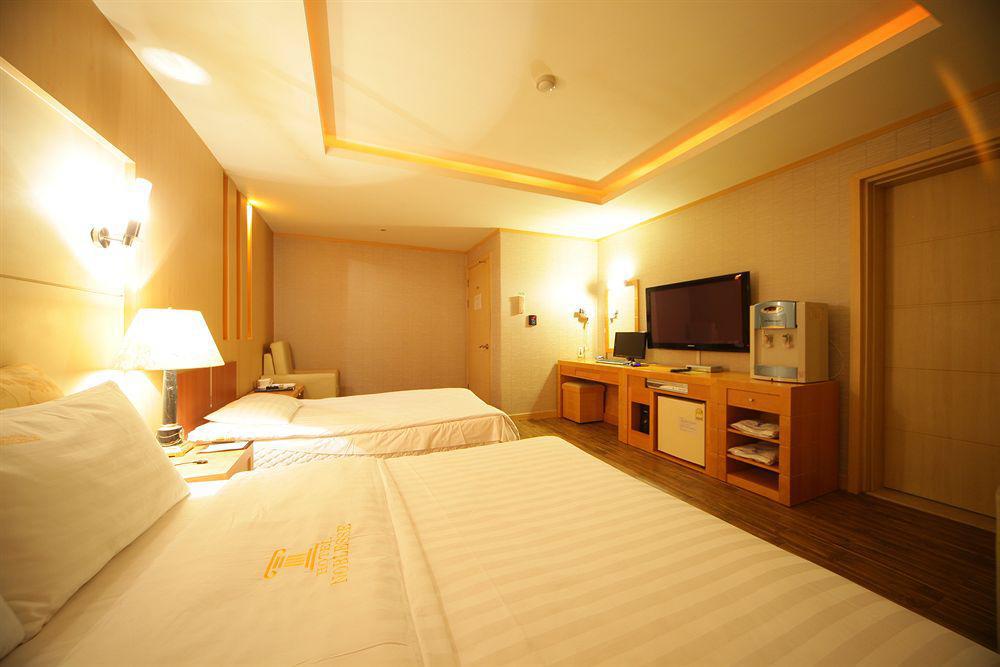Hotel Noblesse, Yeoksam โซล ภายนอก รูปภาพ